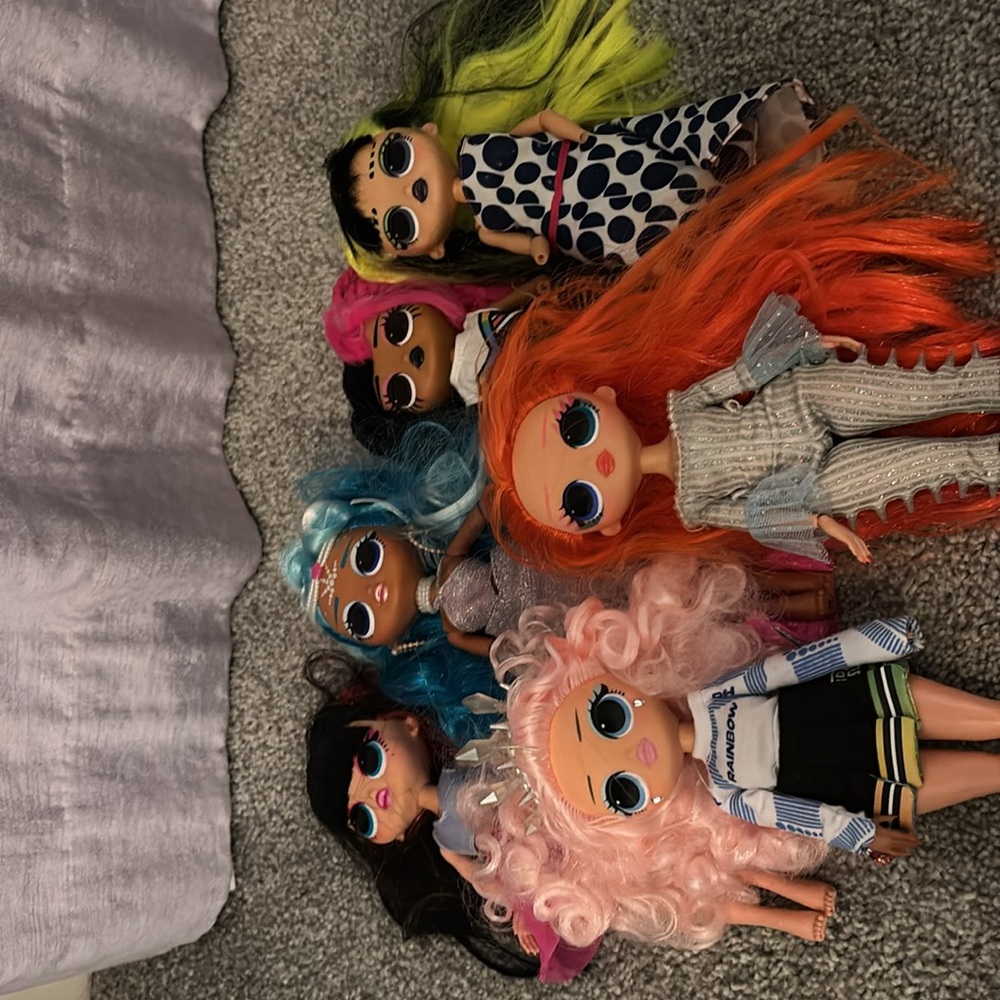 OMG 6 Doll Set
